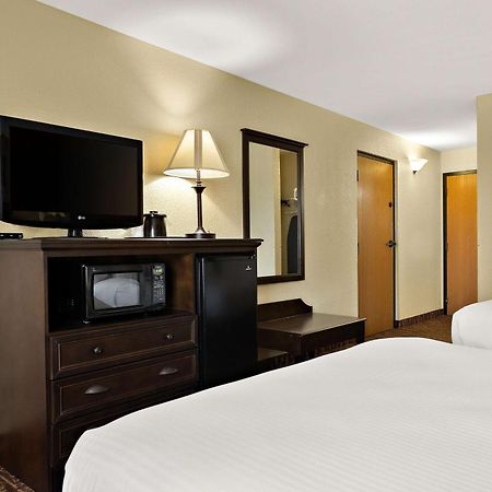 Best Western Center Pointe Inn Бренсън Екстериор снимка