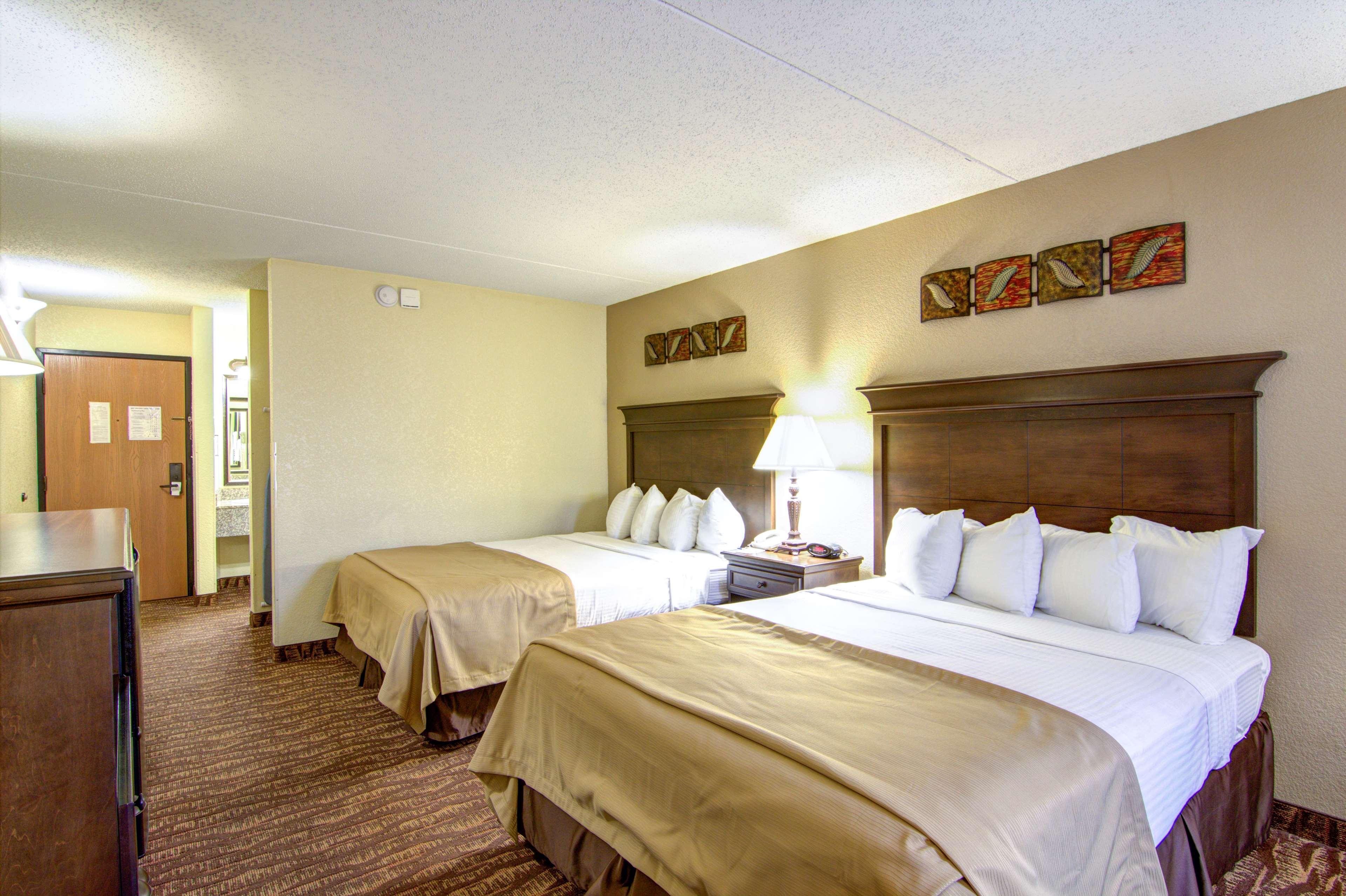 Best Western Center Pointe Inn Бренсън Екстериор снимка