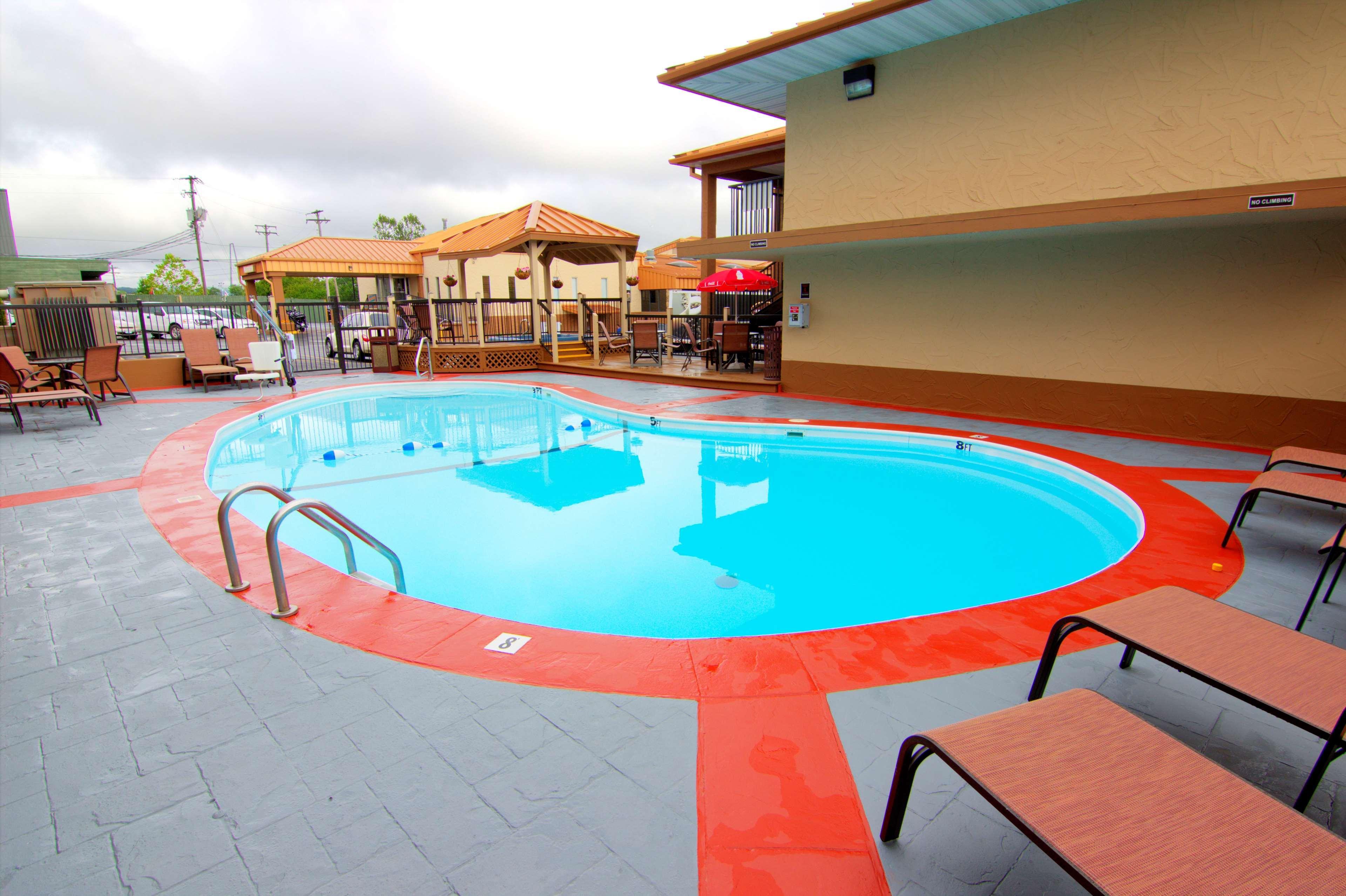 Best Western Center Pointe Inn Бренсън Екстериор снимка