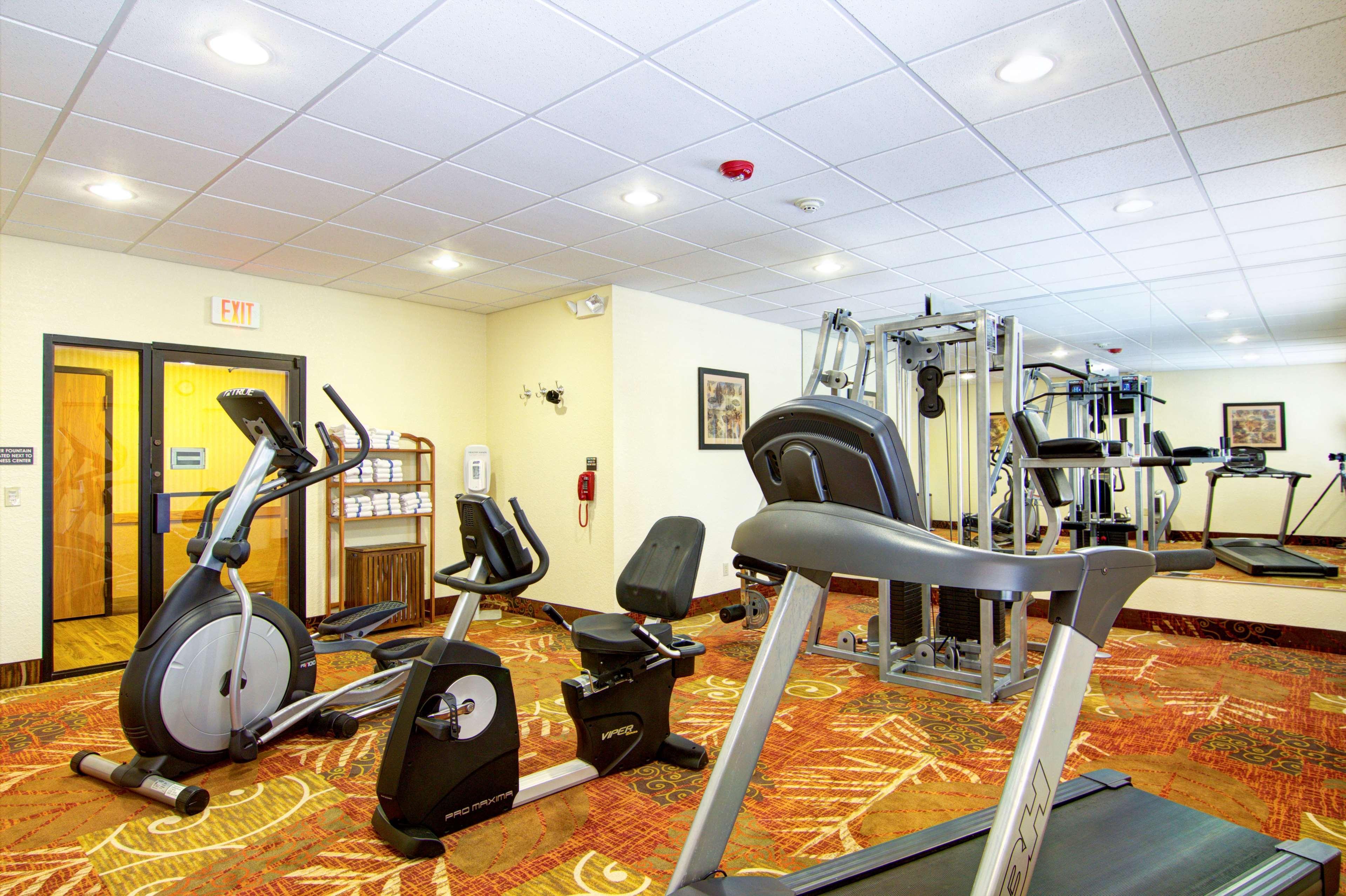 Best Western Center Pointe Inn Бренсън Екстериор снимка