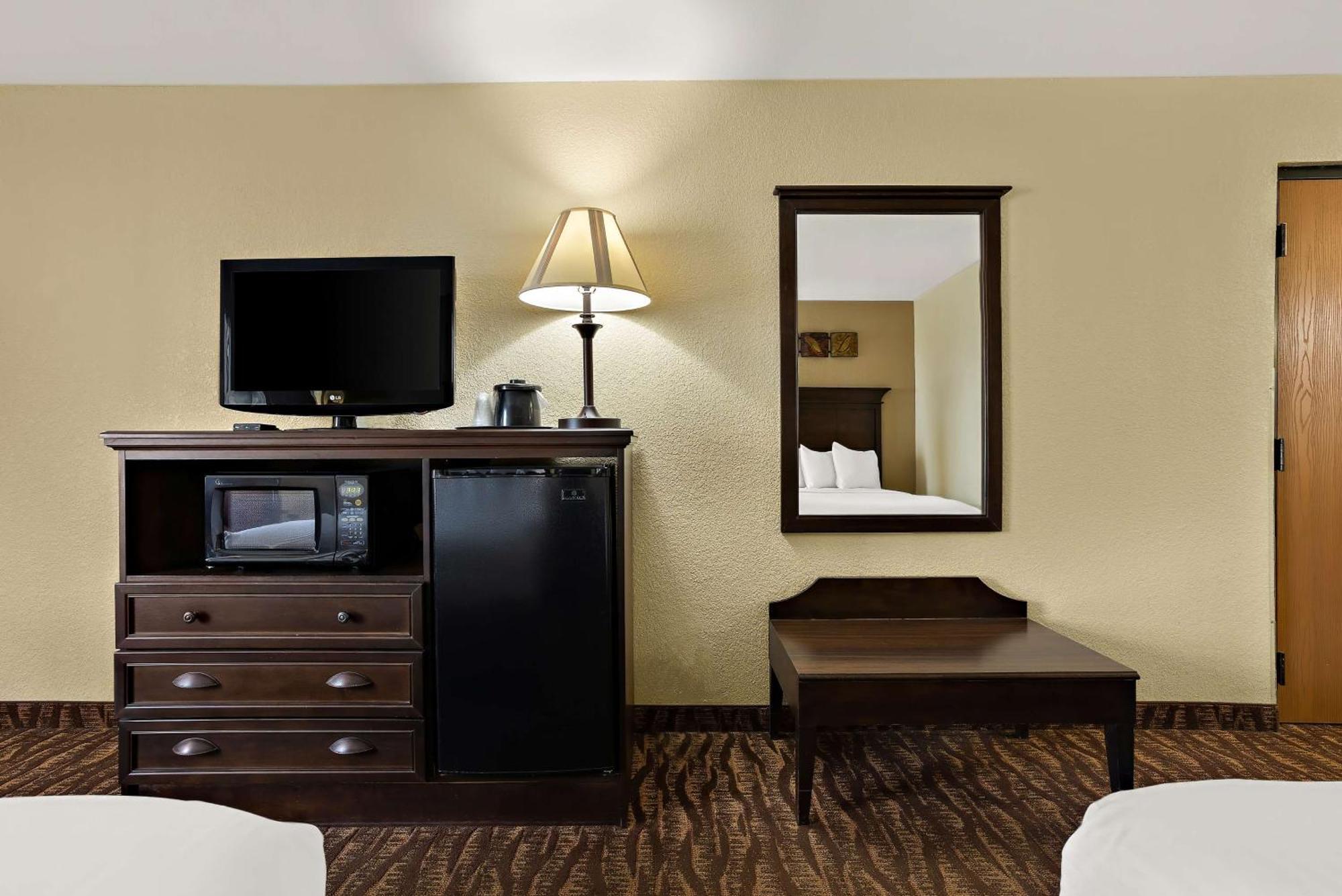 Best Western Center Pointe Inn Бренсън Екстериор снимка
