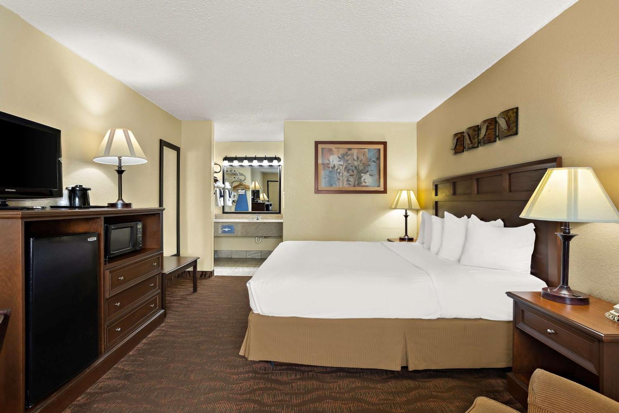 Best Western Center Pointe Inn Бренсън Екстериор снимка